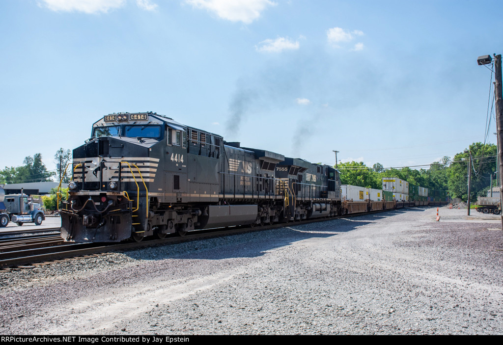 219 departs Danville after a Crew Change